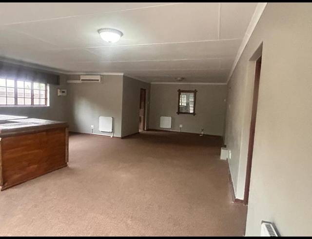 6 BEDROOM APARTMENT FOR SALE IN STANDERTON CENTRAL